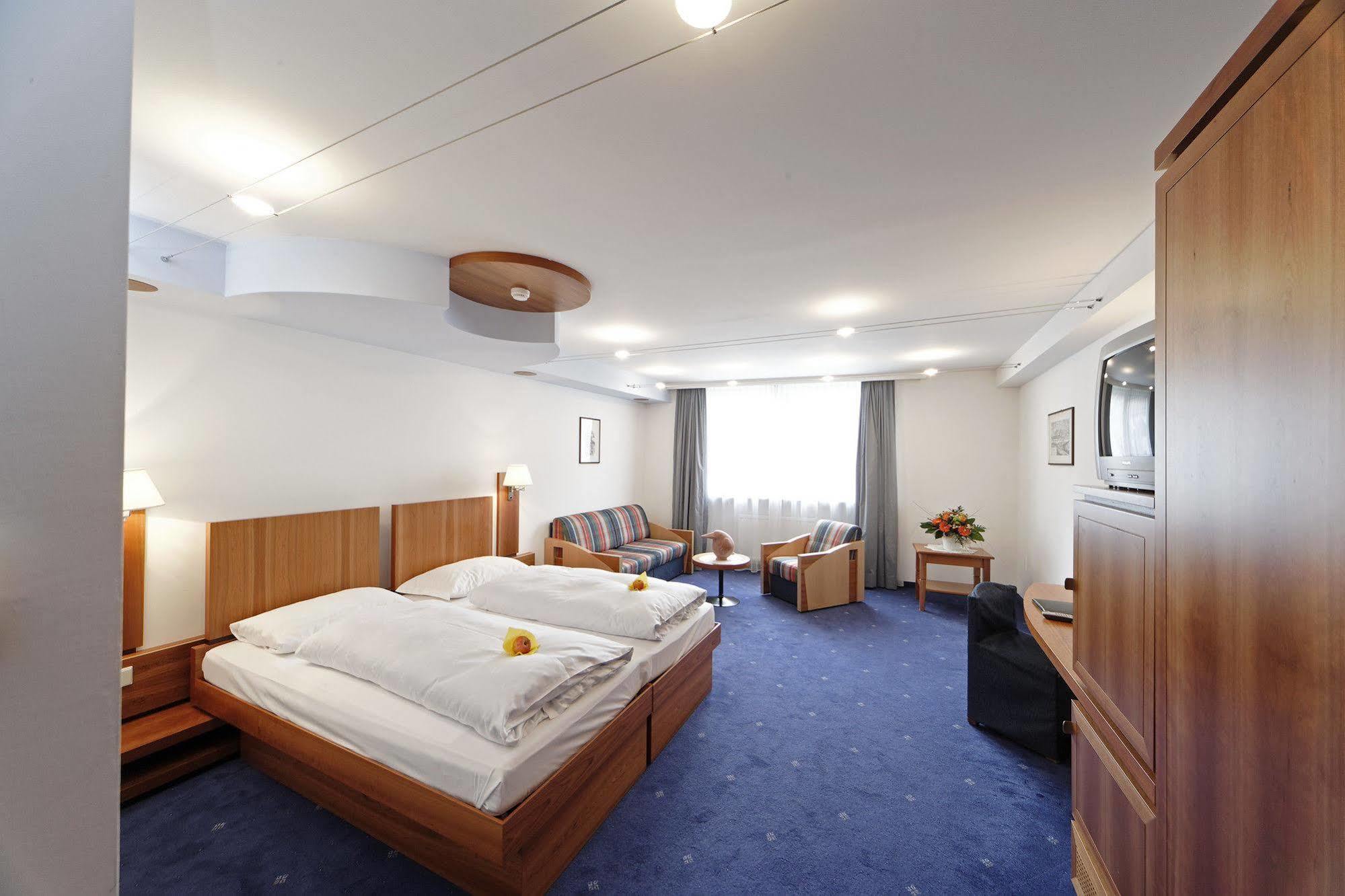 Hotel Krone - Eat, Drink, Stay Bressanone Ngoại thất bức ảnh